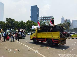 MK Tolak Gugatan Usia Capres-Cawapres, Massa Aksi di Patung Kuda Bubar