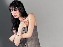 Nana Bagikan Video Hapus Tato di Seluruh Tubuh