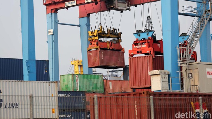 Neraca Perdagangan September Surplus US$ 3,42 Miliar Neraca jual beli Indonesia pada September 2023 tercatat surplus US$ 3,42 miliar. Surplus terjadi alasannya yaitu ekspor lebih tinggi ketimbang impor.