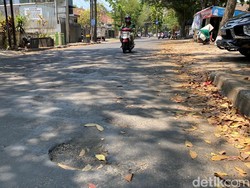 Waspada! Ada Lubang di Jalan Malabar Bandung