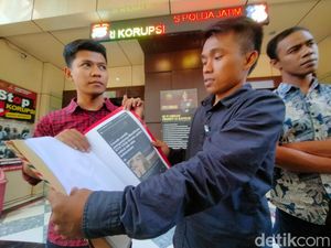 Pengacara Dini Laporkan 3 Polisi Surabaya ke Propam Polda Jatim Pengacara Dini Laporkan 3 Polisi Surabaya ke Propam Polda Jatim