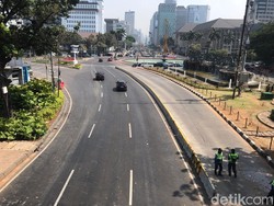 Massa Terkait Gugatan di MK Bubar, Jl Medan Merdeka Barat Kembali Dibuka