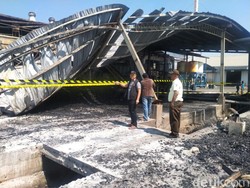 Polres Gresik Selidiki Penyebab Kebakaran Pabrik Kayu PT Nankai