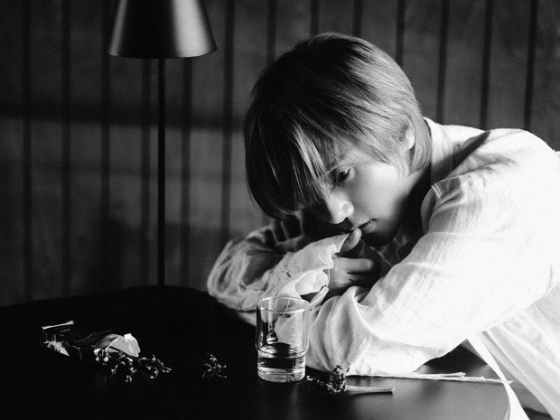 Potret Yesung dalam foto konsep album 'Unfading Sense'/ Foto: instagram.com/yesung_official Potret Yesung dalam foto konsep album 'Unfading Sense'