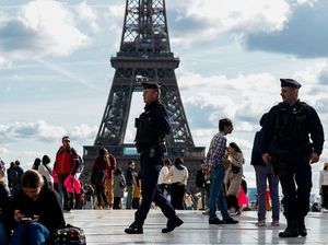 Prancis Kerahkan 7.000 Tentara Berpatroli Usai Kasus Penikaman Guru