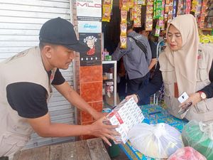 Razia di Pulau Bawean Gresik, Petugas Gabungan Sita Ratusan Rokok Ilegal