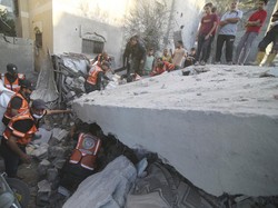 Serangan Israel Bikin Seribu Orang di Jalur Gaza Tertimbun Reruntuhan