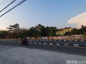 Tol Jogja-Solo Dikerjakan, Separator Ring Road Utara Trihanggo Akan Dibongkar Tol Jogja-Solo Dikerjakan, Separator Ring Road Utara Trihanggo Akan Dibongkar