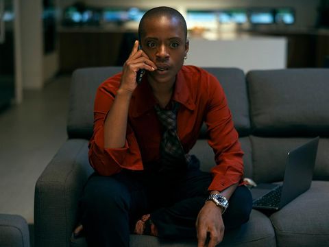 T'Nia Miller sebagai Victorine Lafourcade dalam serial The Fall of the House of Usher. (Netflix/Eike Schroter)
