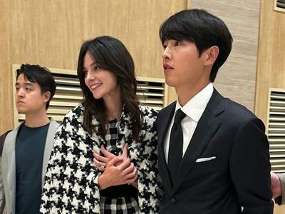 8 Foto Cantik Istri Song Joong Ki yang Bikin Salfok di Pernikahan Adik Ipar