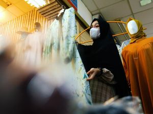 Mimpi Gagal Live Seller Tanah Abang Pasca-Larangan Jualan Lewat Daring Mimpi Gagal Live Seller Tanah Abang Pasca-Larangan Jualan Lewat Daring