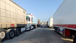 Truk Bantuan untuk Warga Gaza Tertahan di Perbatasan Rafah