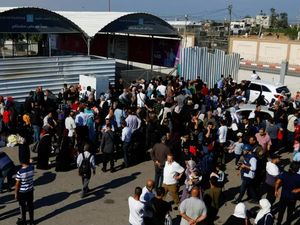 Menlu Pastikan Tim Evakuasi WNI di Gaza Sudah Tiba di Rafah Menlu Pastikan Tim Evakuasi WNI di Gaza Sudah Tiba di Rafah