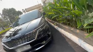 Penampakan Kondisi Mobil Baim Wong Usai Menabrak Tembok Gedung Parkir