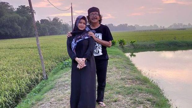 Caca Handika dan Istri
