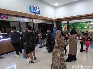 Penumpang di Purwokerto Antre Batalkan Tiket Imbas Kecelakaan KA di Sentolo
