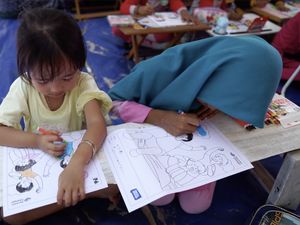 Erlangga Giat Literasi Keliling Nusantara Tiba di Pantai Plawangan