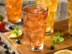 Racikan Es Teh Keruh? Ini Penyebab dan Cara Mencegahnya