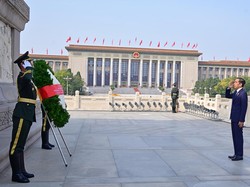 Jokowi Kunjungi Tiananmen Square Beijing Didampingi Erick Thohir dan Zulhas