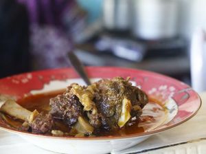 Maknyus! Ini 5 Tempat Makan Gule Kambing yang Gurih Berempah dan Empuk