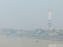 Sudah Sempat Diguyur Hujan, Jambi Diselimuti Kabut Asap Lagi