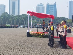Kapolri Pimpin Apel Gelar Pasukan Operasi Mantap Brata 2023-2024