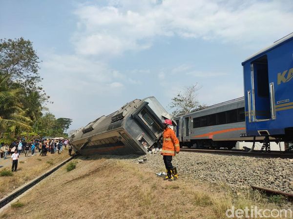 Potret KA Argo Semeru-KA Argo Wilis yang Tabrakan di Sentolo Kulon Progo