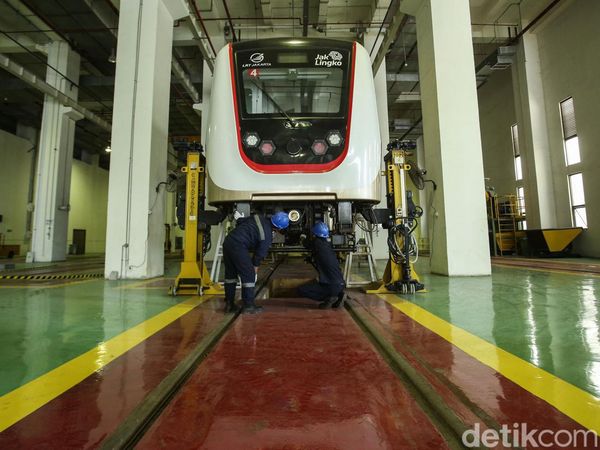 Mengintip Perawatan LRT Jakarta