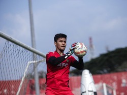 Eks Kiper Persebaya Gabung Persik Kediri