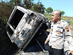 Curi Alpukat 3 Karung di Semarang, 2 Pria Diamankan-Mobil Dibakar Massa