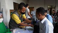 Para Sopir Bus Ini Rutin Jalani Cek Kesehatan