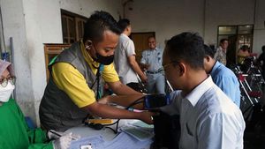 Para Sopir Bus Ini Rutin Jalani Cek Kesehatan