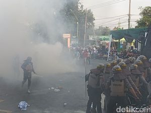 Probolinggo Gelar Simulasi Antisipasi Chaos Seperti di Pemilu 2014 Probolinggo Gelar Simulasi Antisipasi Chaos Seperti di Pemilu 2014
