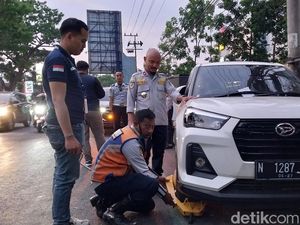 Masih Banyak Mobil Parkir Sembarangan Bikin Dishub Kota Malang Gedek Masih Banyak Mobil Parkir Sembarangan Bikin Dishub Kota Malang Gedek