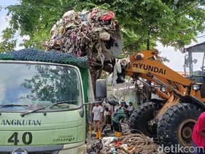 Antisipasi Sampah Menumpuk di TPS, Pemkot Denpasar Tambah Truk Pengangkutan Antisipasi Sampah Menumpuk di TPS, Pemkot Denpasar Tambah Truk Pengangkutan