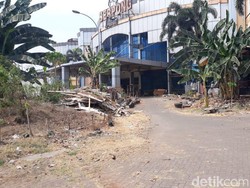 Nggak Nyangka! Di BSD Ada Mal Terbengkalai, Lihat Sendiri kalau Berani