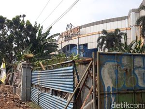 Bikin Merinding! Begini Penampakan Mal Serpong Plaza yang Lama Ditinggal Mati Bikin Merinding! Begini Penampakan Mal Serpong Plaza yang Lama Ditinggal Mati