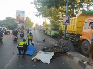 Pemotor di Maros Tewas Diserempet-Dilindas Truk di Jalan Raya Pemotor di Maros Tewas Diserempet-Dilindas Truk di Jalan Raya