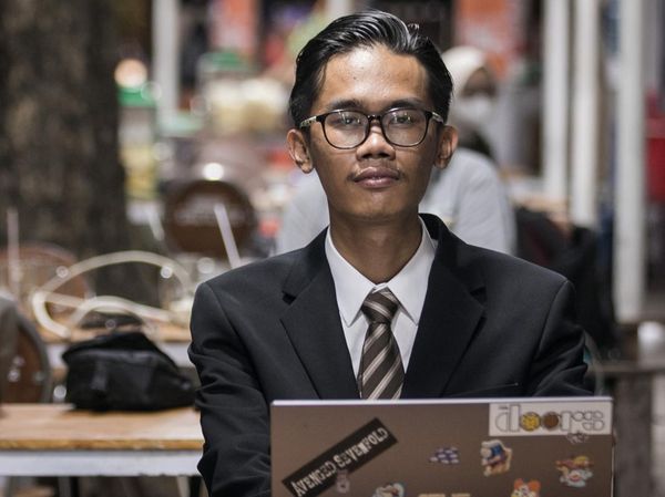 Potret Almas, Mahasiswa Penggugat UU Batas Usia Capres-Cawapres