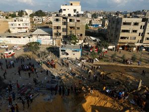 Israel Serang Rumah Sakit di Gaza, 300 Orang Tewas