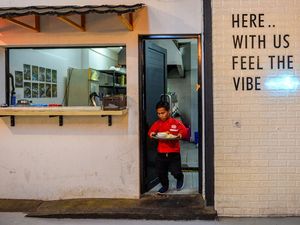 Potret Pegawai Disabilitas di Restoran