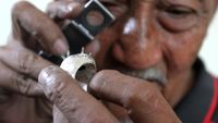 Melihat Produksi Perhiasan Perak di Malang