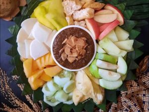 Resep Rujak Manis Khas Malang yang Segar Resep Rujak Manis Khas Malang yang Segar