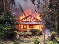 Rumah Adat di Kampung Kuta Ciamis Ludes Terbakar