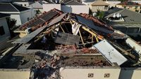 Rumah di Ashkelon Ini Hancur Terkena Hantaman Roket Hamas