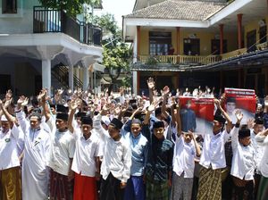 Sambut Putusan MK, Santri Pecinta Gibran Gelar Istigotsah Sambut Putusan MK, Santri Pecinta Gibran Gelar Istigotsah