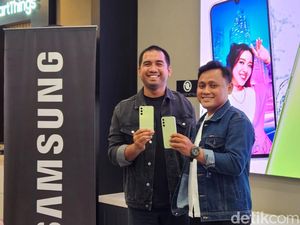 Trik Memotret Refleksi dan Portrait Unik Malam Hari Pakai HP