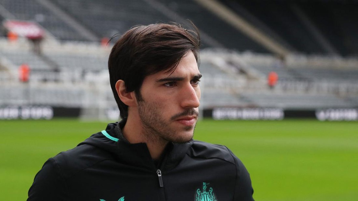 Sandro Tonali terancam hukuman berat karena skandal judi (Foto: REUTERS/SCOTT HEPPELL)