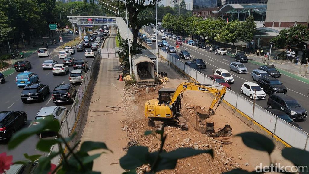 Siap Berubah Wajah, Halte TransJ Benhil Dibongkar Siap Berubah Wajah, Halte TransJ Benhil Dibongkar