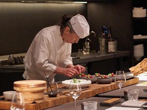 Datang ke Indonesia, Chef Asal Jepang Ini Sajikan Omakase Istimewa